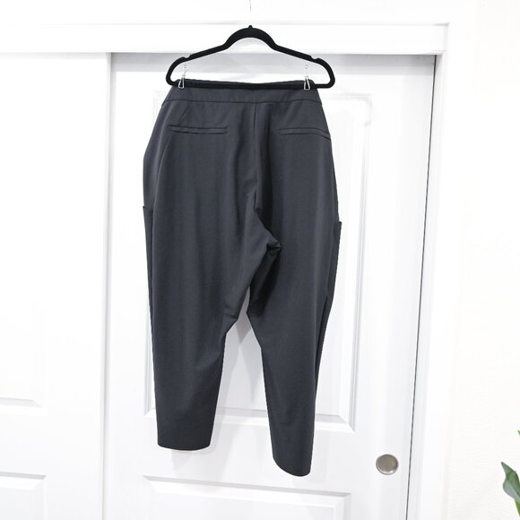 ATHLETA Plus Size Black Stellar Straight Leg Crop Pant - Picture 6 of 9